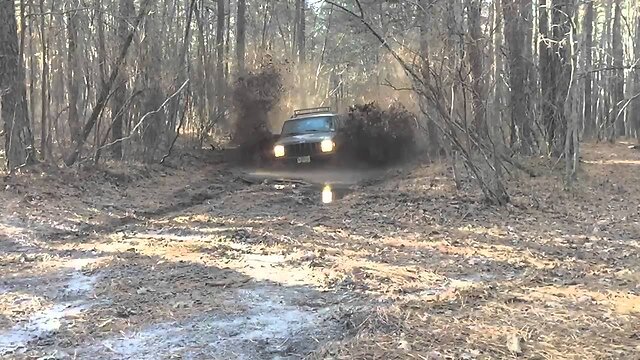 Slow-Mo 2001 Jeep Cherokee XJ in mud at Colliers Mills, Jackson, NJ