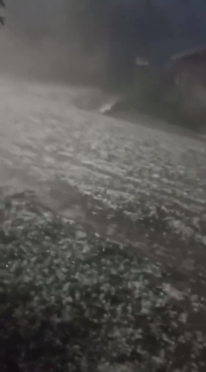 MASSIVE hailstorm that hit Paraná, Brazil this evening