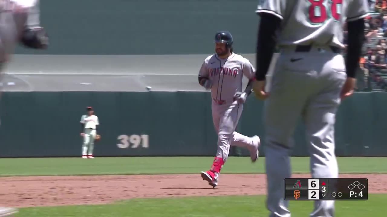 MLB - Eugenio Suรกrez doubles the @Dbacks score with one big swing ๐ช