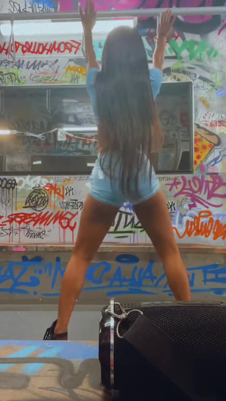 Amela Omor Instagram Live