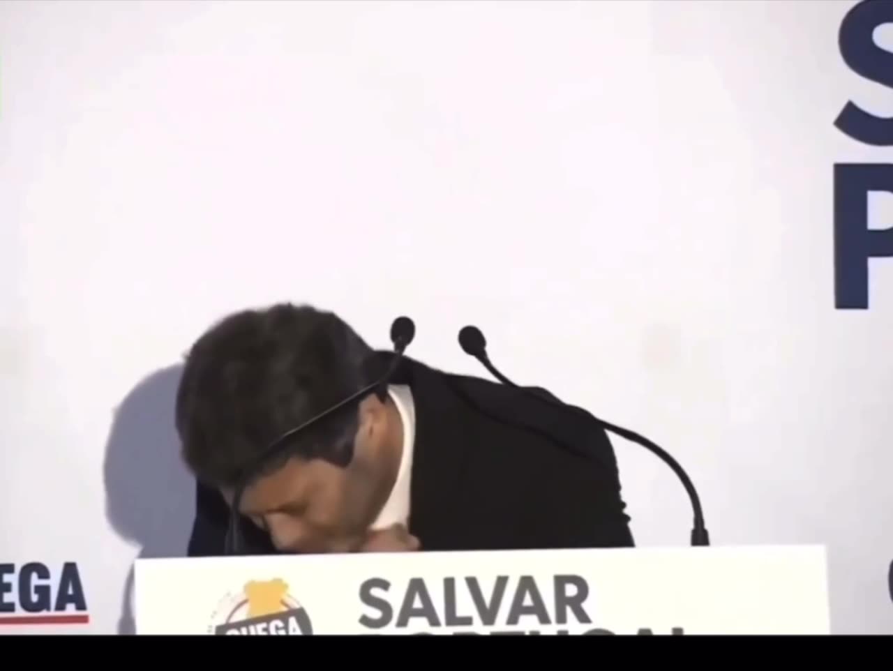 André Ventura, the leader of Portugal’s far-right Chega party, collapsed during a campaign rally i
