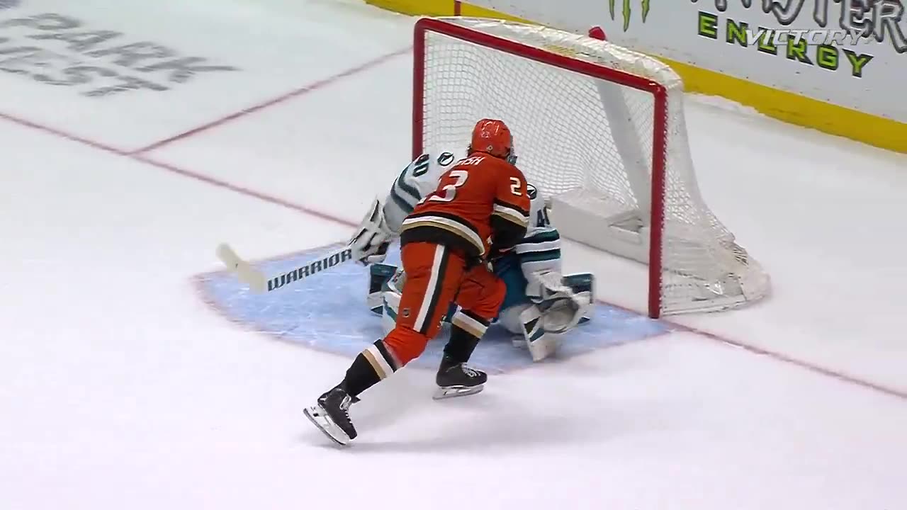 NHL OH, MASON MCTAVISH!! ๐ฅต That was absolutely gross.