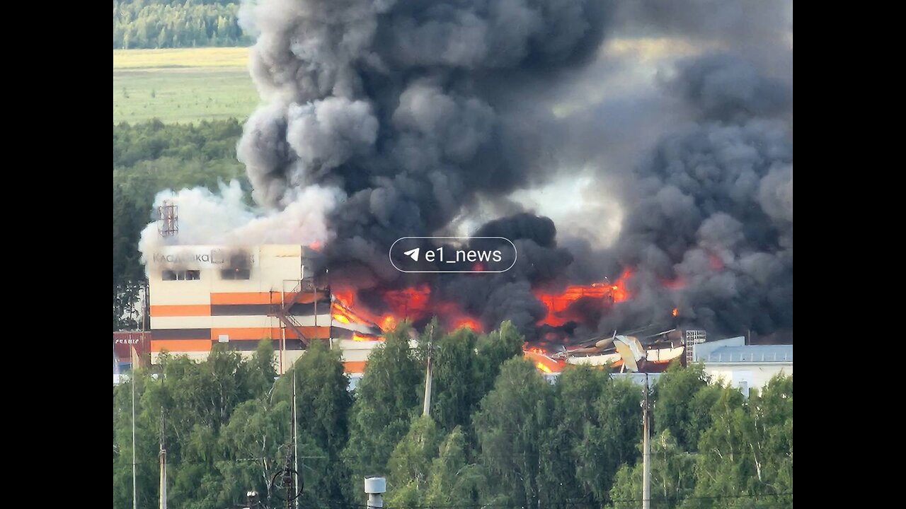 π₯ A warehouse in Yekaterinburg almost completely burned down.