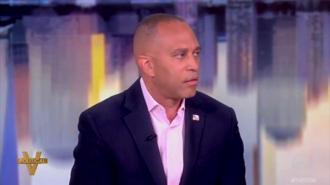 Hakeem Jeffries Refuses To Rule Out Defunding ICE