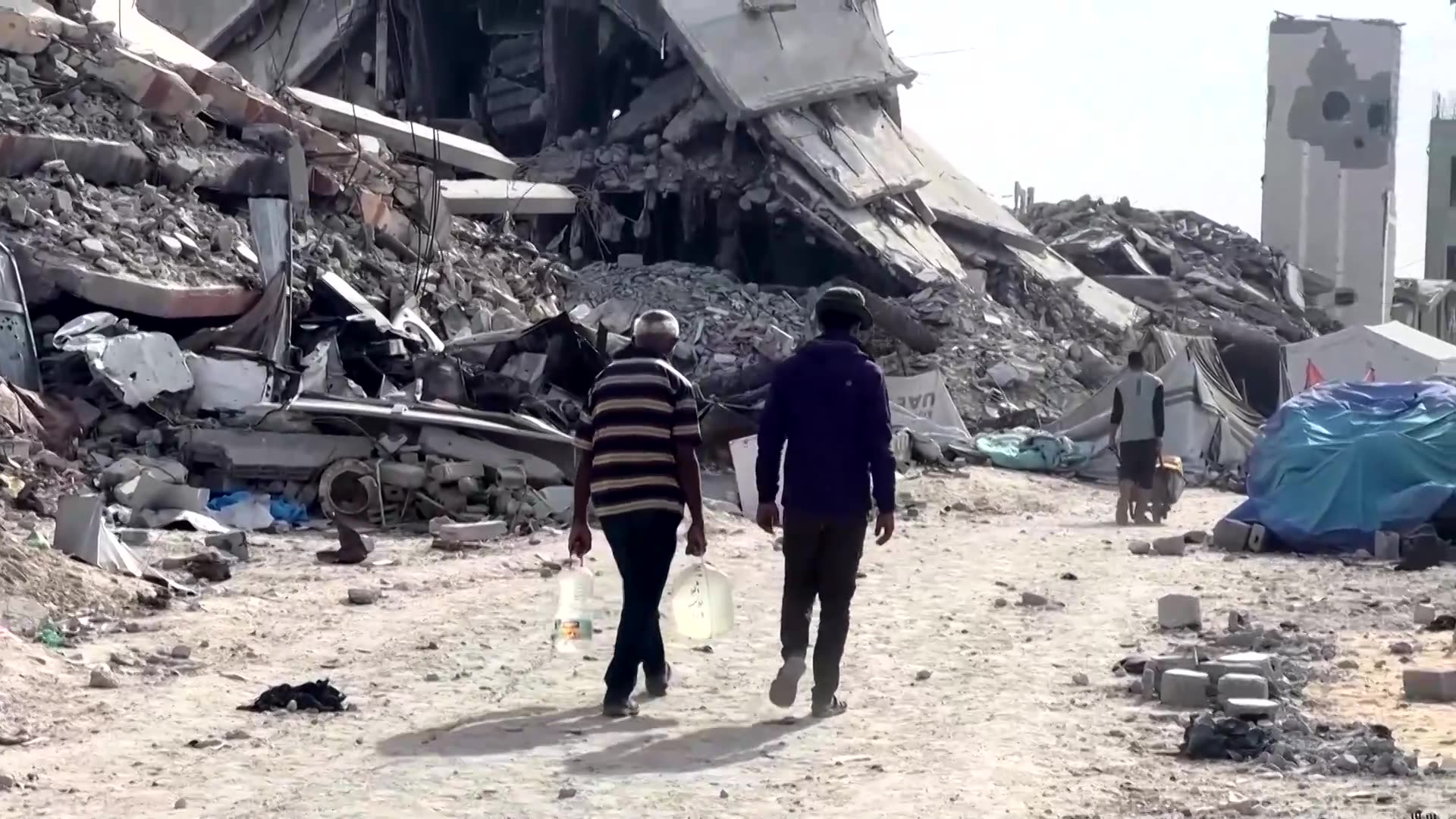 Hard to reach home for Palestinians near Gazas yellow line