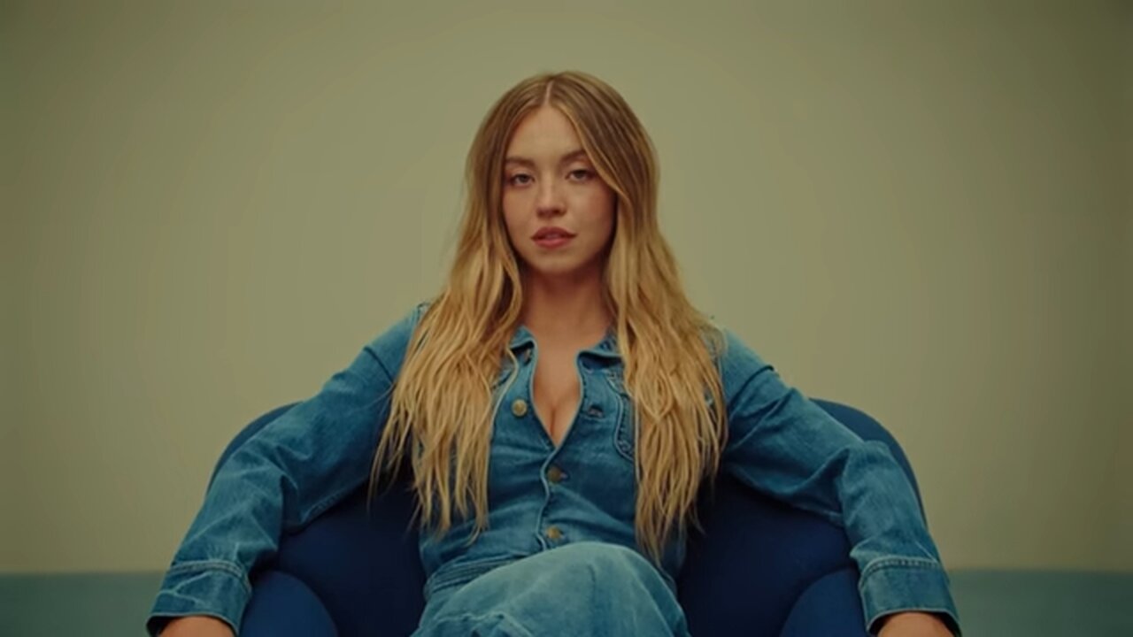 Sydney Sweeney Has Great Jeans | American Eagle