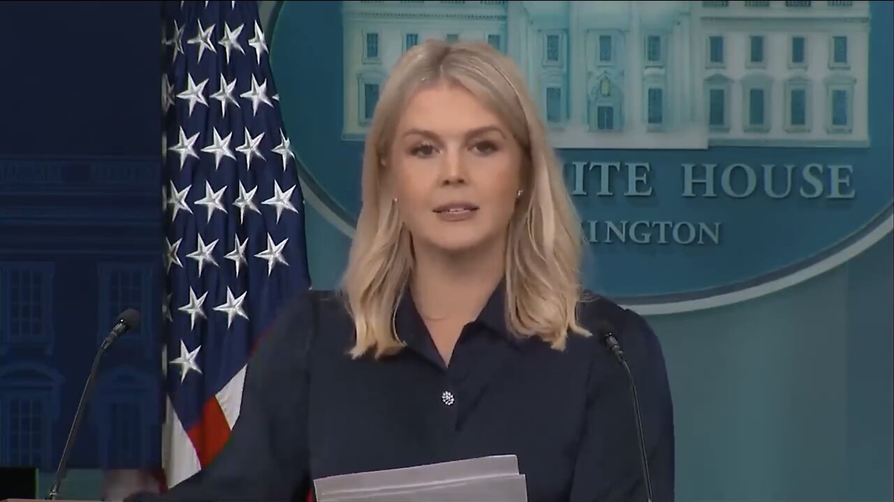 WHITE HOUSE PRESS SECRETARY💝🇺🇸👩💼🌷HOLDS BRIEFING🇺🇸🏛️💫