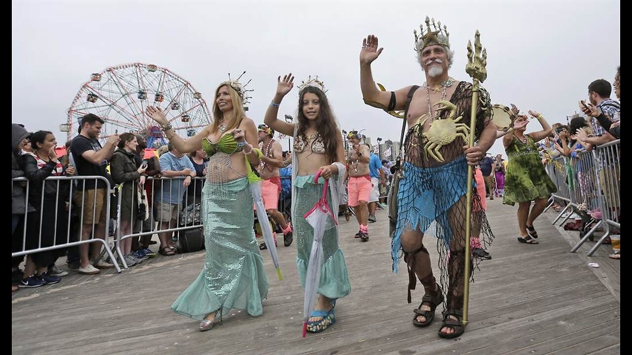 DC Psychosis Scales New Depths Those Stressed in the Nations Capital Join Mermaid Pods