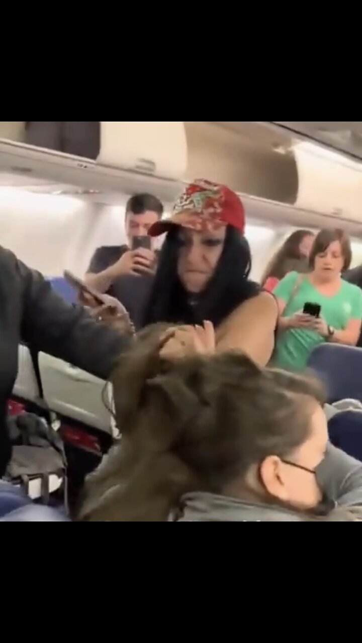 VIOLENT INTOXICATED PASSENGER💁♀️✈️🧟♀️👮♂️📸ATTACK FELLOW PASSENGER ON AIRLINE FLIGHT🤦♀️🛫💫