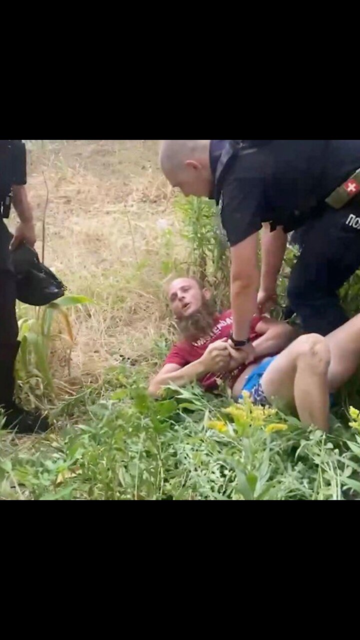 🇺🇦🪖 Reclutadores ucranianos intentan movilizar a la fuerza a un hombre