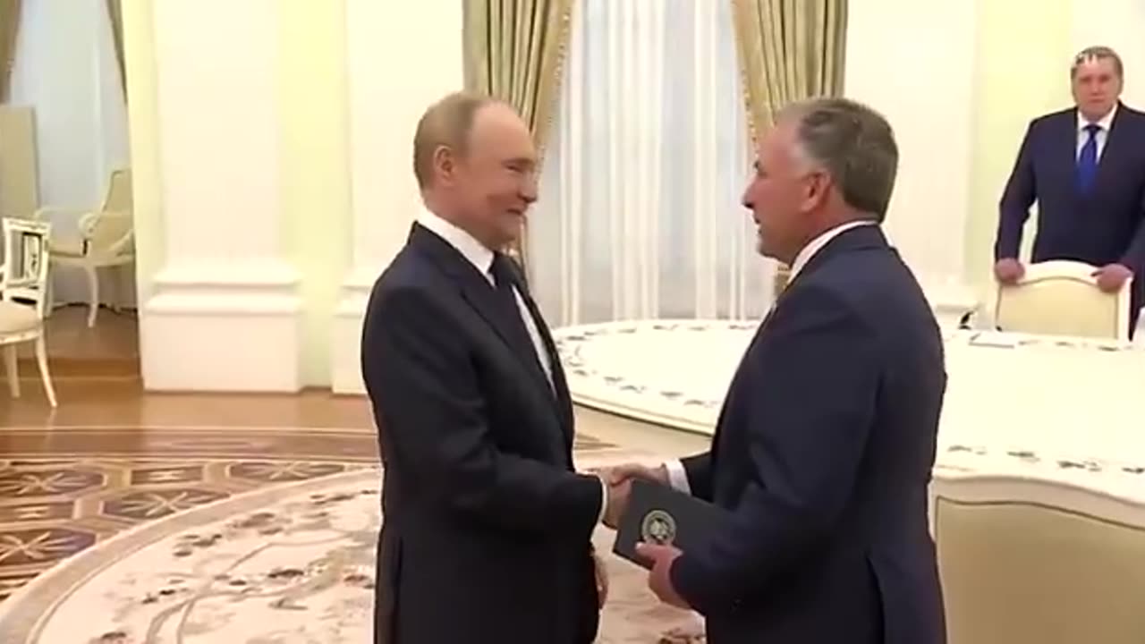 NOW - Trumps envoy Witkoff & Putin meet at the Kremlin for about 3 hours (8.06.25)