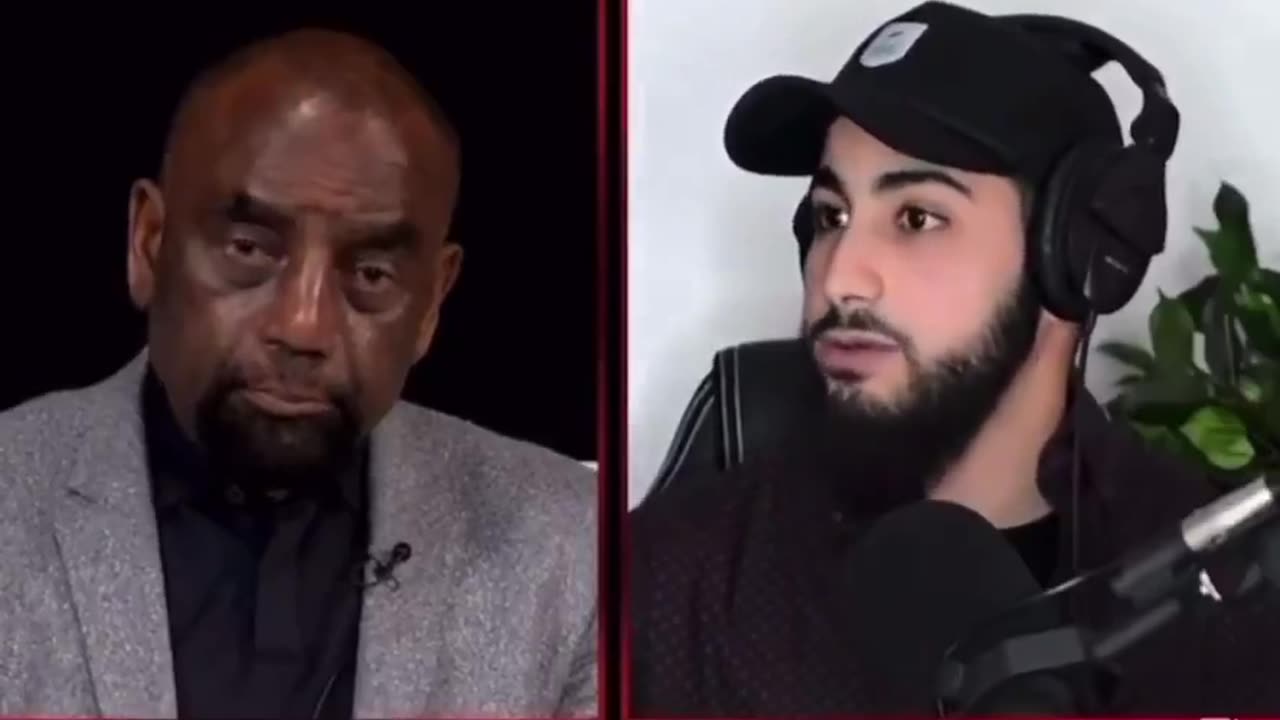MUST SEE: A brave man asks an Islamist the killing question
