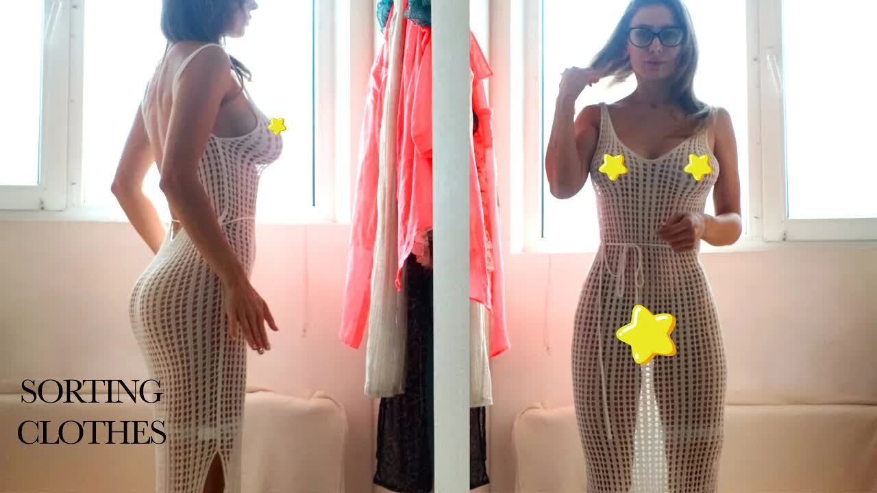 ❤️ Transparent organizing clothes with cute Tina in dress