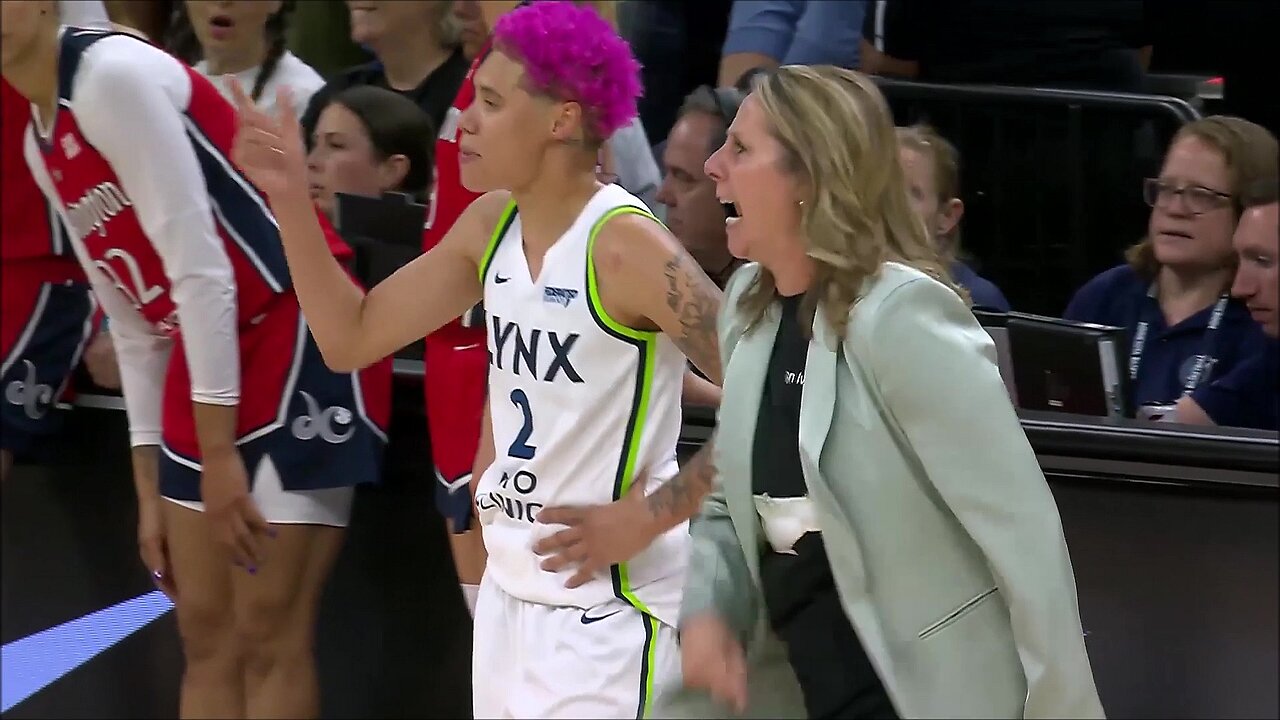 👀 TECH, Coach Reeve FURIOUS w/ foul call | Minnesota Lynx WNBA womens basketball