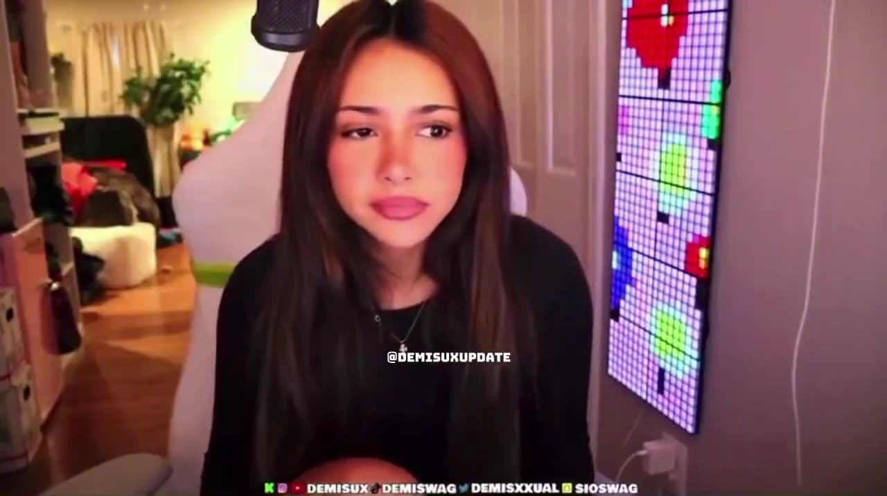 She is annoyed😝