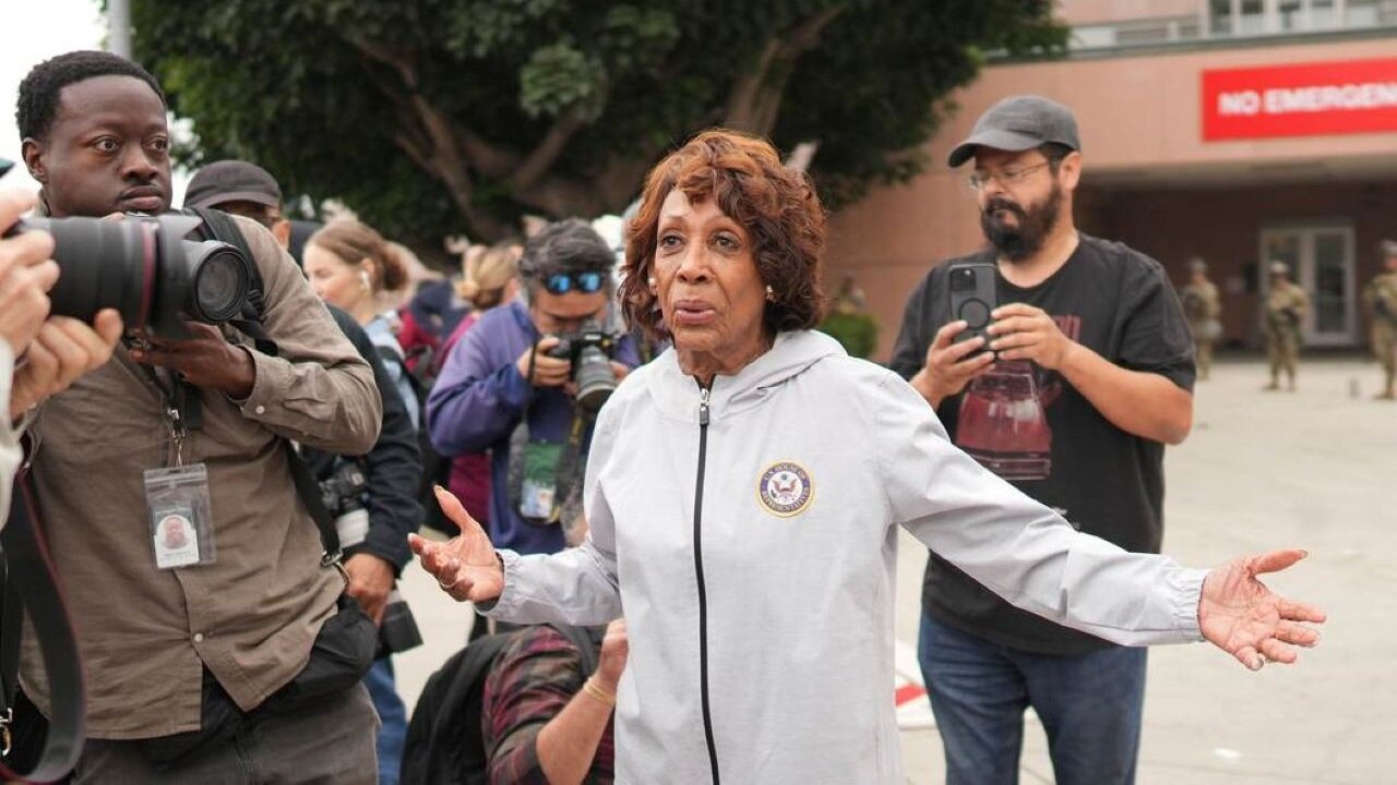 Wigged Out Maxine Waters Wants To Invoke Article 25 To Oust Crazy Trump