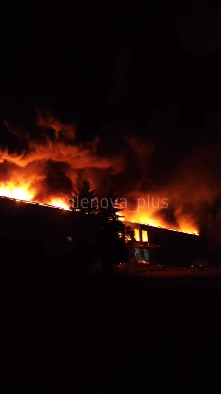π₯π₯π₯ Yenakiyeve, large-scale fire after UAV attack.