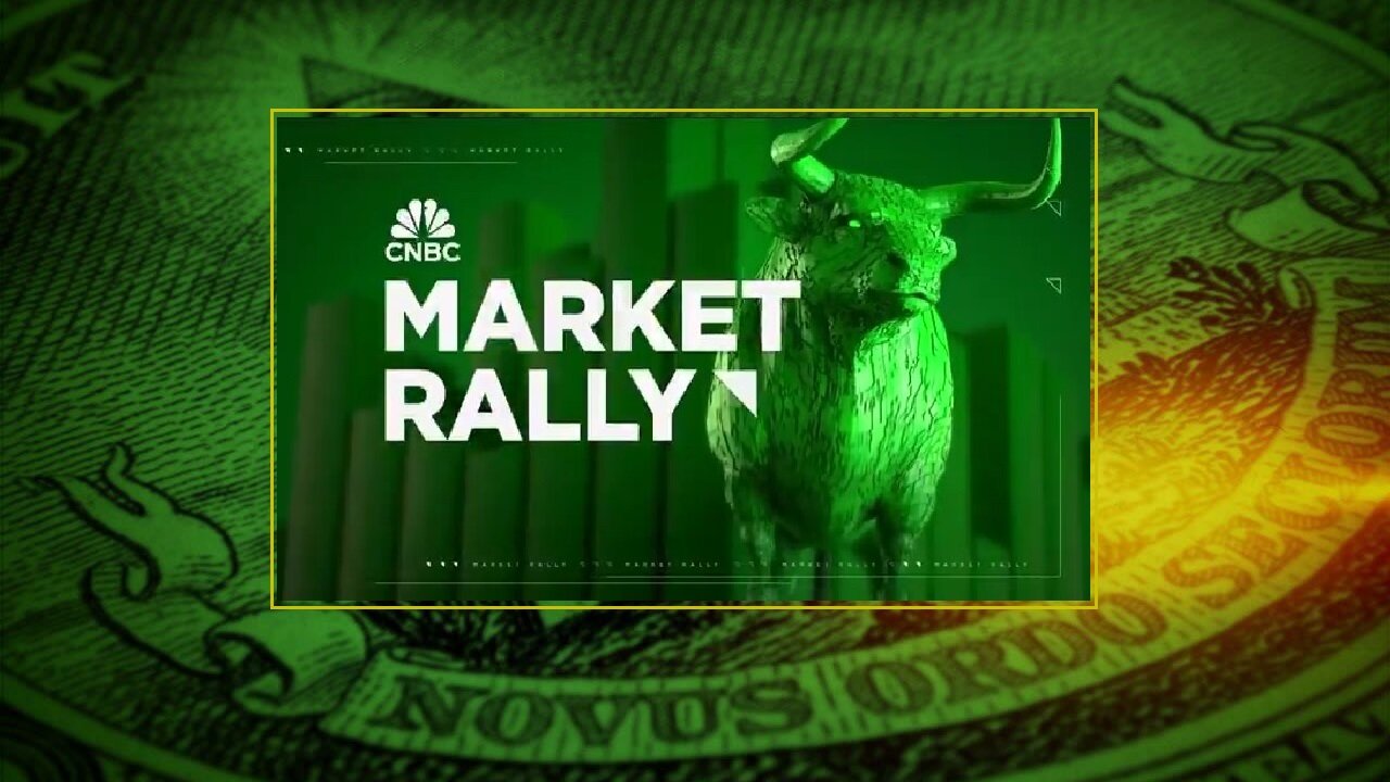 🚨 STOCKS SOARING as the Dow closes at a new record high