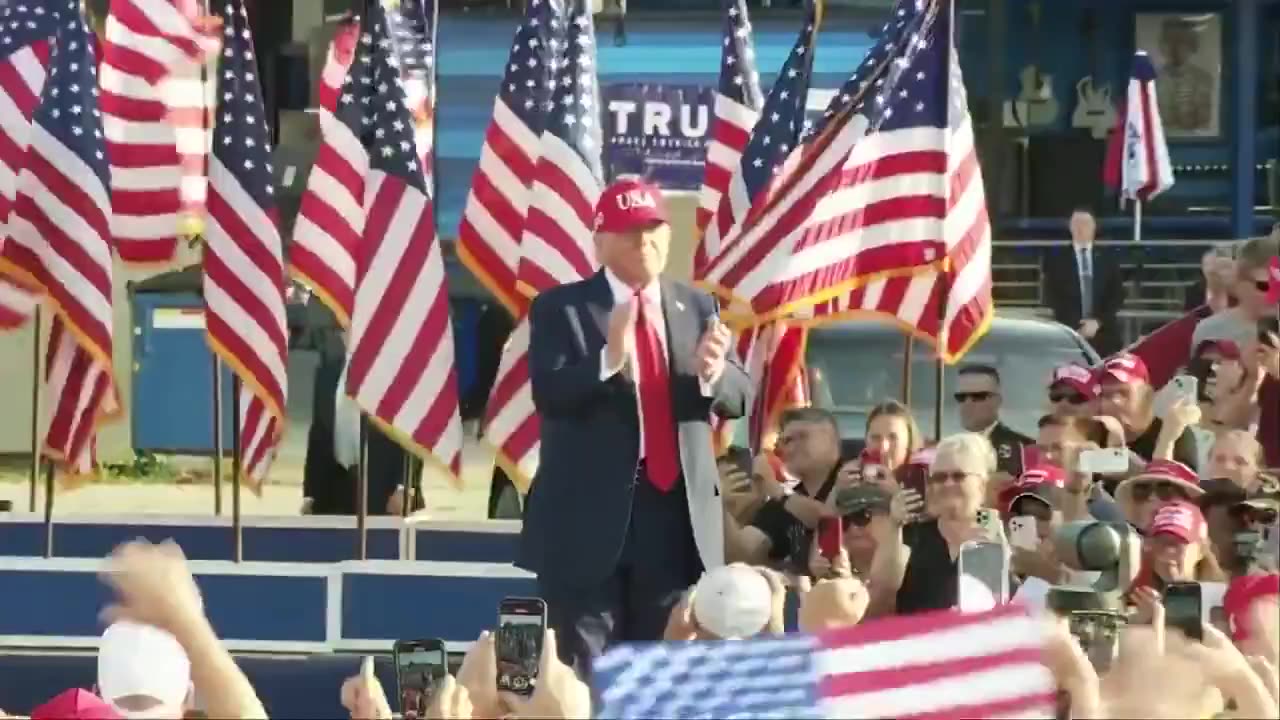 Trump Makes Incredible Entrance At Iowa State Fair To Kick Off Nations 250th Birthday Year