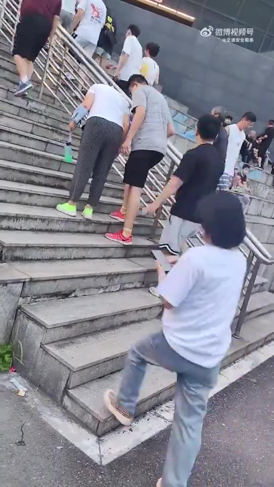 The brain memorizes the rhythm of stairs after just a few steps…