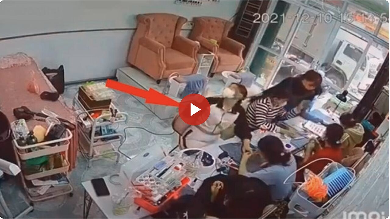 Woman has Seizure after her Phone Flashes - Remember the move Cell