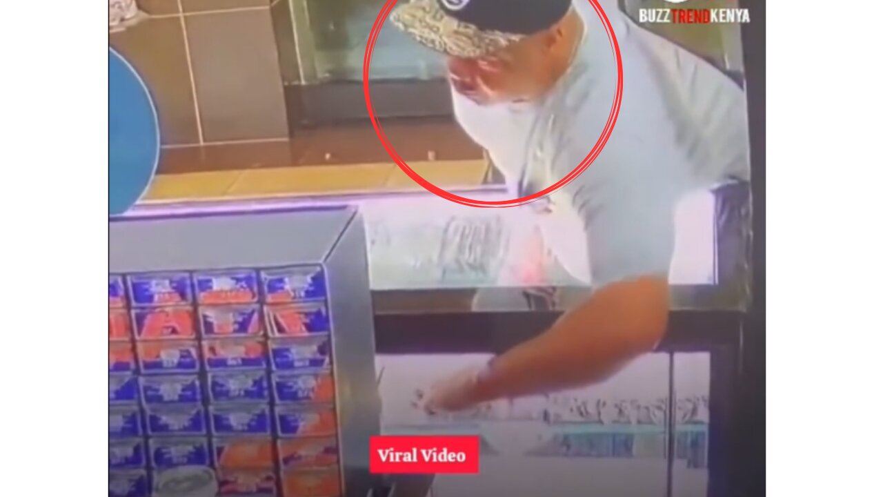 Elderly Man Caught Stealing Gold Bracelets 😱 (CCTV)