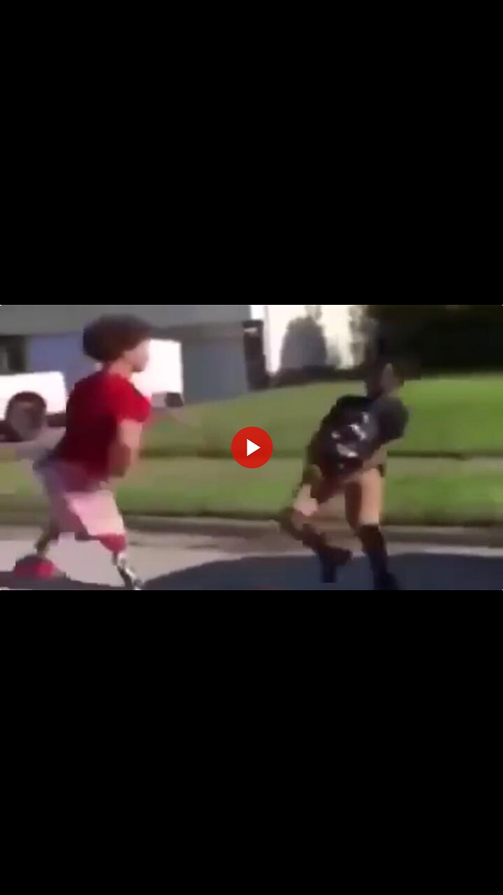 He may not have any legs but he has guts - fight of the year! 🥊💥