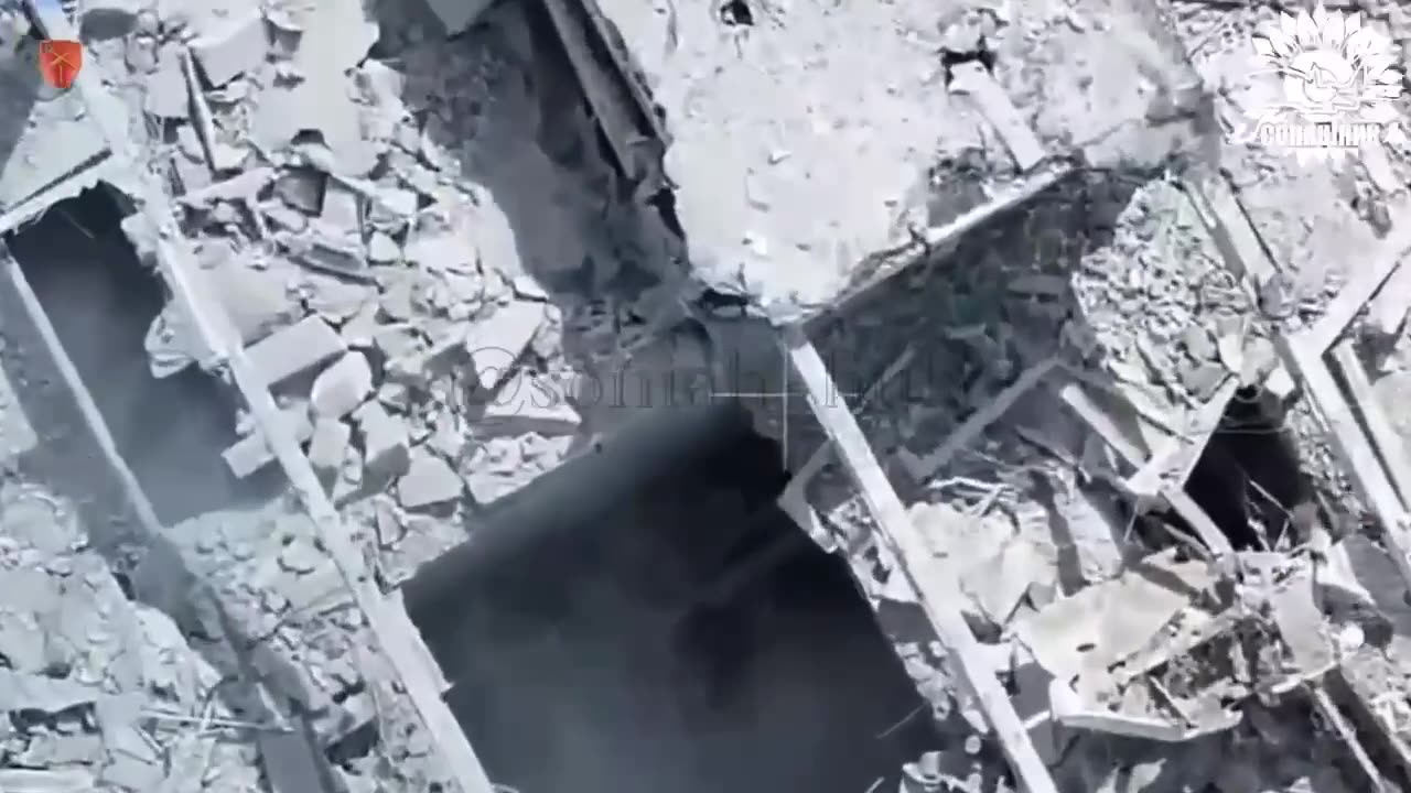 πΊπ¦βοΈπ£ In Kamianske, Zaporizhzhia region, Ukrainian aviation destroyed dozens of Russian
