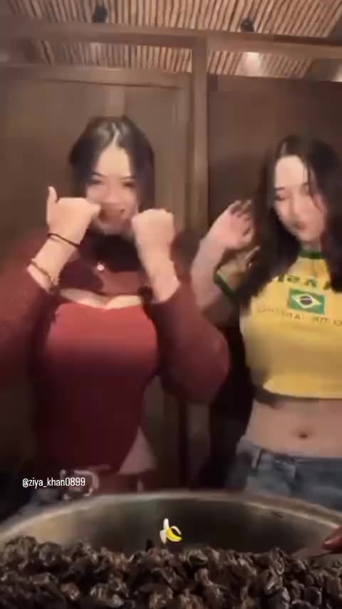 > *`Chak karo bachia🥵🍒💋`*