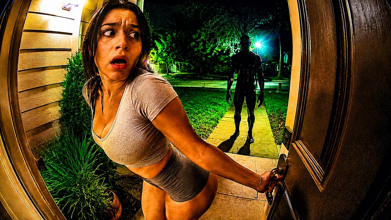 ๐ฑ Woman - Funny Girls Scarry Pranks Caught on Doorbell Camera! Viral Video - Curvy Girl Model