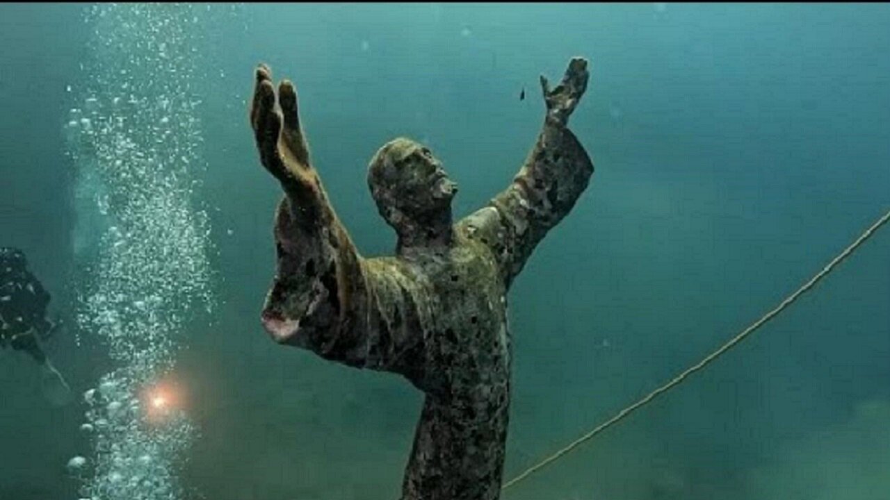 Italy: The Christ of the Abyss Statue Cleaned by Divers ~ by No Comment TV