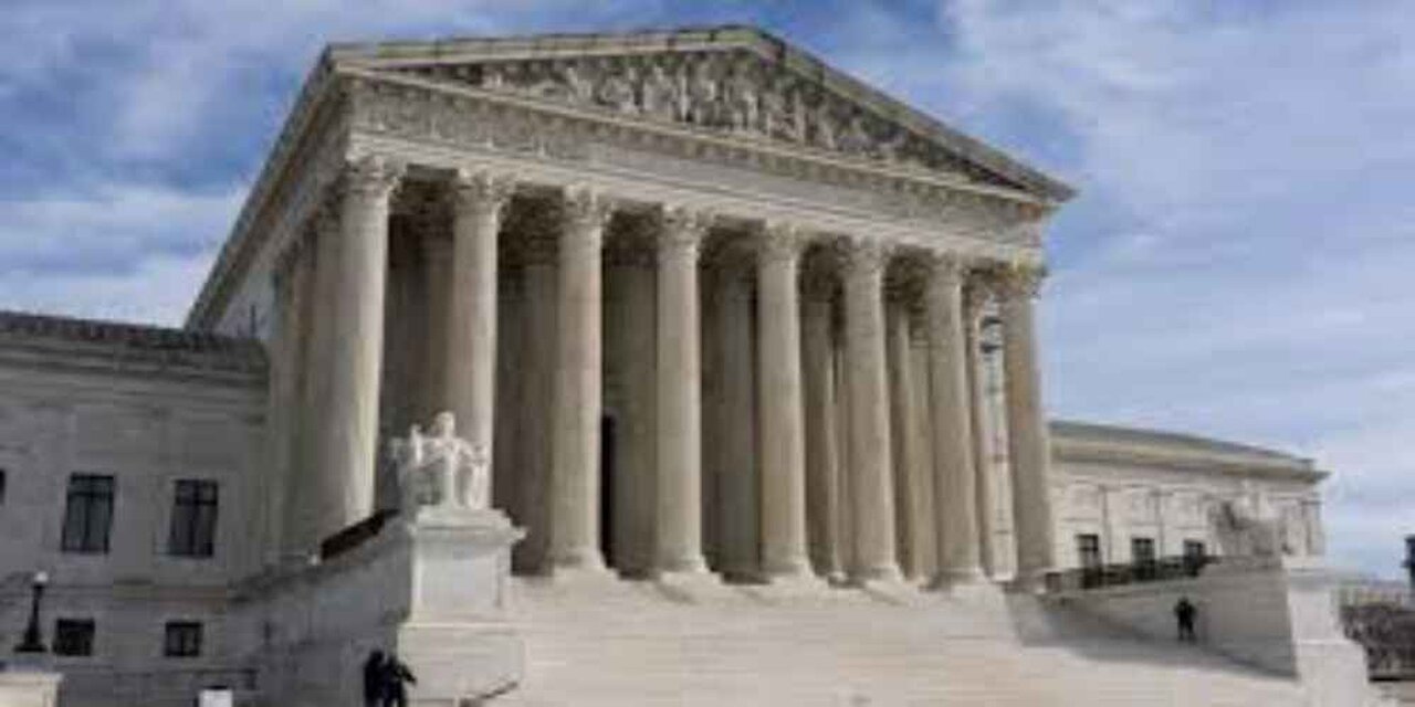 Supreme Court Extends Block on Quick Deportations of Venezuelans