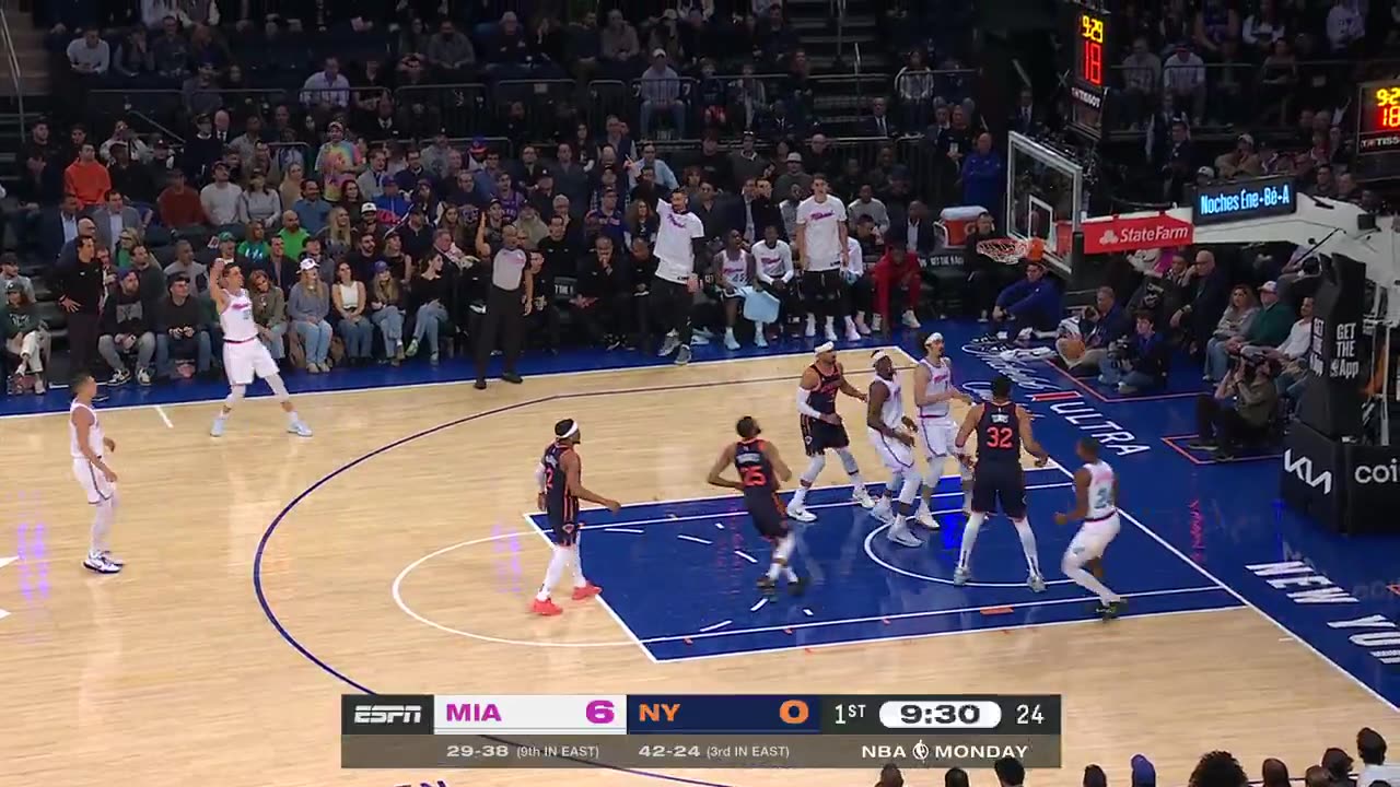 NBA - Duncan Robinson buries the early triple ๐ฏ Heat on a 9-0 run to start