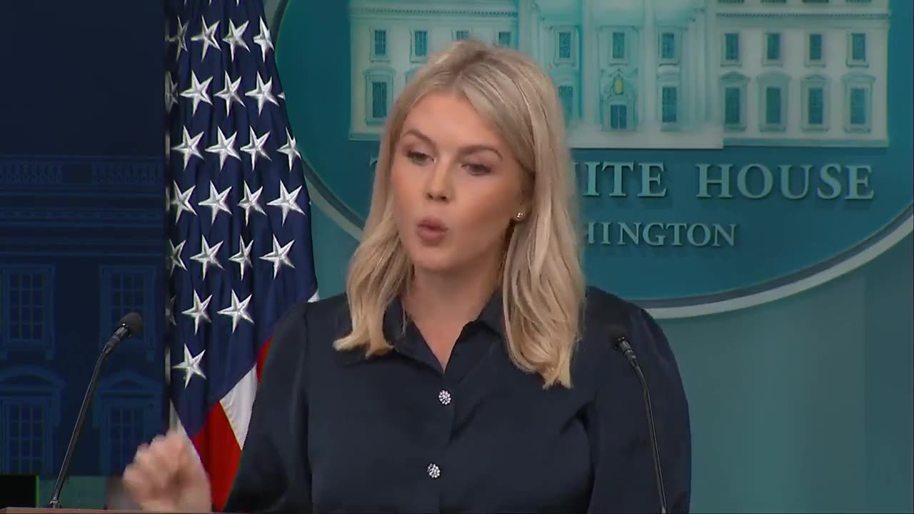 🚨🔥Karoline Leavitt: In 2024, Nancy Pelosis stock portfolio... grew 70%—in one year. #USA