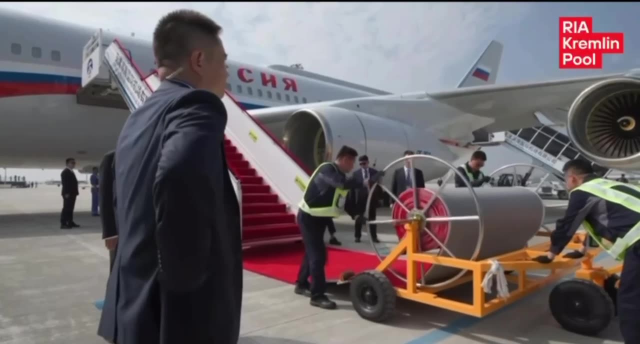 π¨π³βοΈPutin arrived in China for a four-day visit: he will attend a military parade,