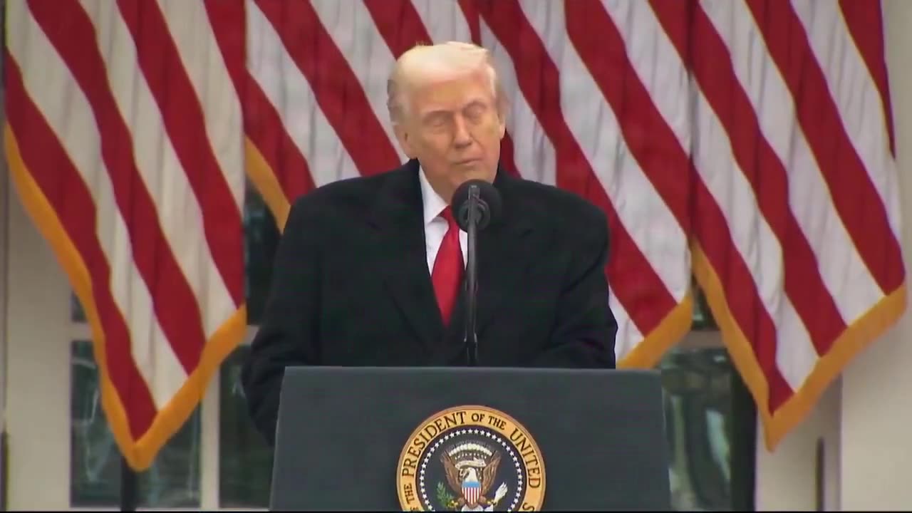 Trump Reveals Why He Didnt Name Pardoned Turkeys Chuck And Nancy