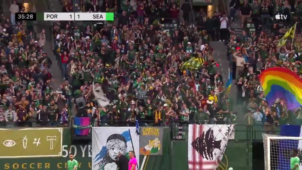 MLS - GAME ON IN PORTLANDโผ๏ธ Santiago Moreno pulls the Timbers level on the Sounders.