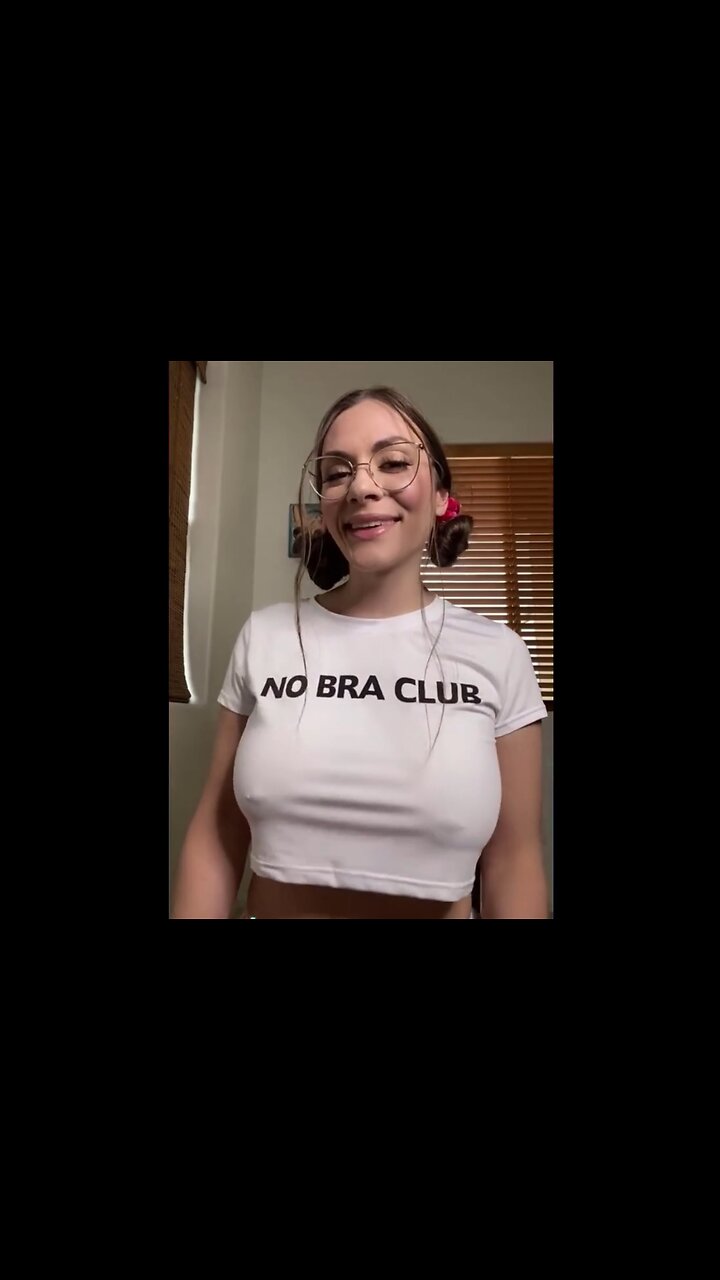 Hot Girls No Bra Challenge on TikTok