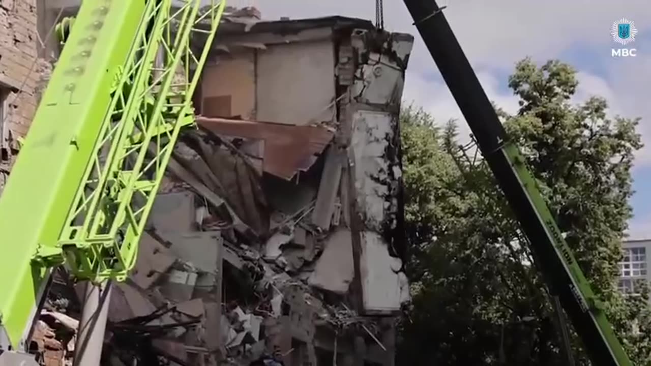 ππΊπ¦ Search and rescue operations in Shevchenkivskyi district of Kyiv completed.