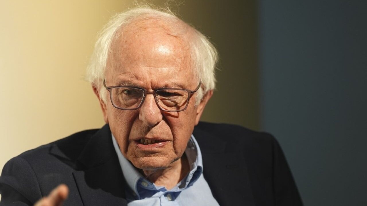 Fawning For Fossils: CNNs Dana Bash Fan-Girls Over Bernie Sanders While Promoting His Grifting Tour