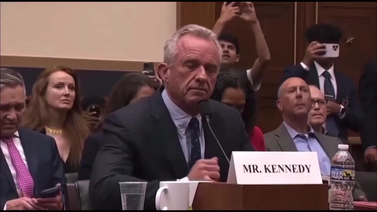 Trumps HHS Sec. Has Perfect Response When Smug Democrat Tries To CENSOR & SLANDER Him
