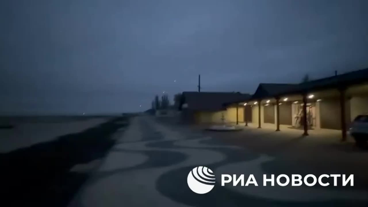 π₯ Russians film FP-2 strike on fish farm in Henichesk. Distance from frontline