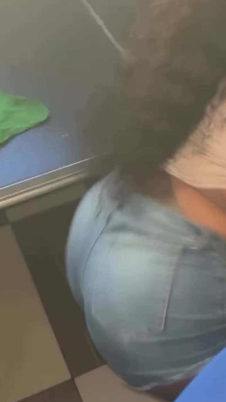 Twerking on Stage