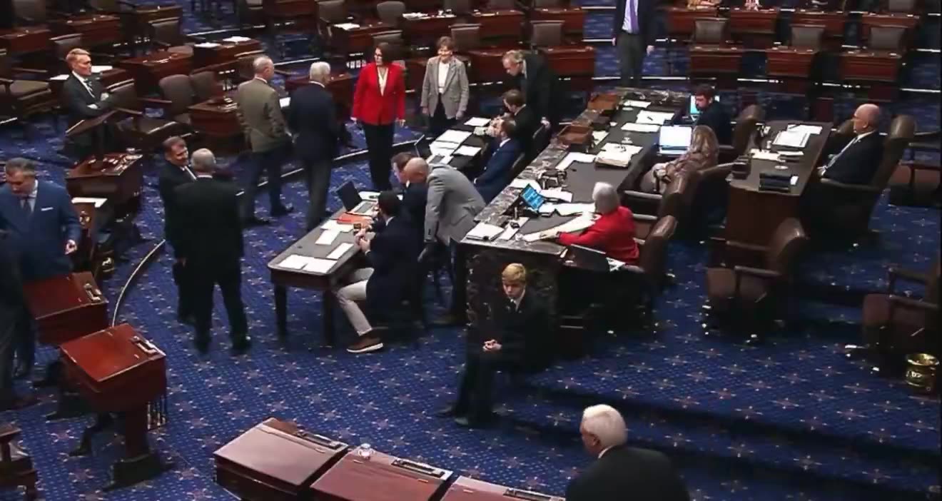 🚨 The Senate just voted to ADVANCE the bill to reopen the Govt w/ 60 votes