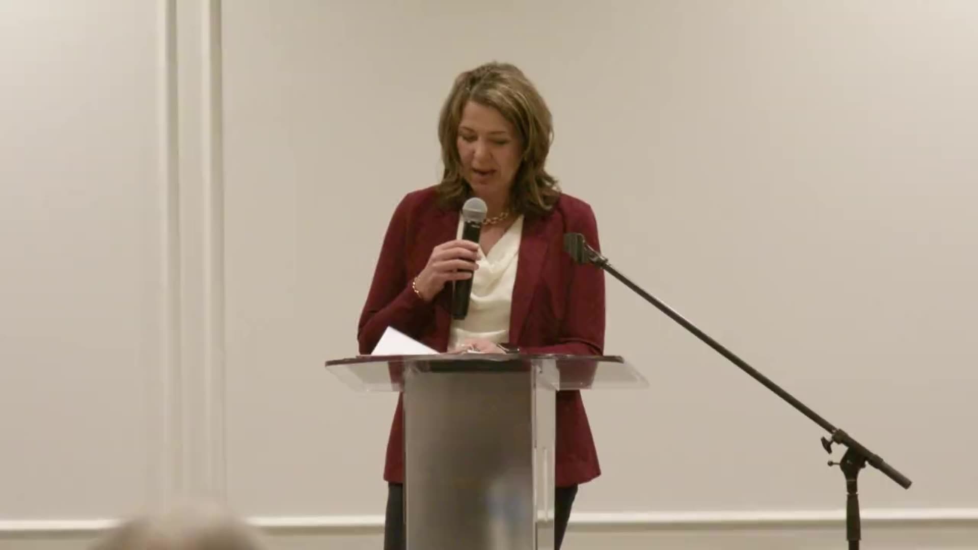 Danielle Smith Endorses Halal Banking in Alberta - April 5, 2023
