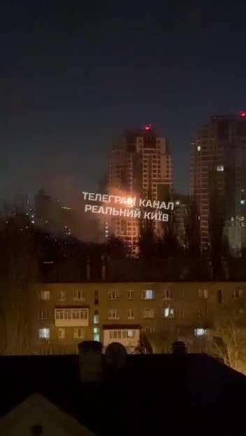 πΊπ¦ In Darnytskyi district, debris fell into the yard of a residential building. In Shevchenkivske,