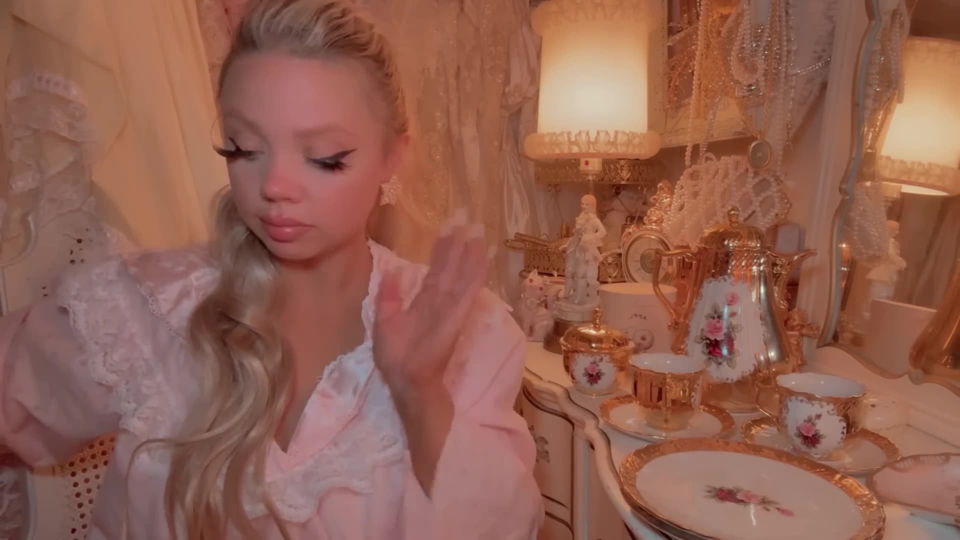 A-COZY-ANTIQUE-HAUL-ASMR_