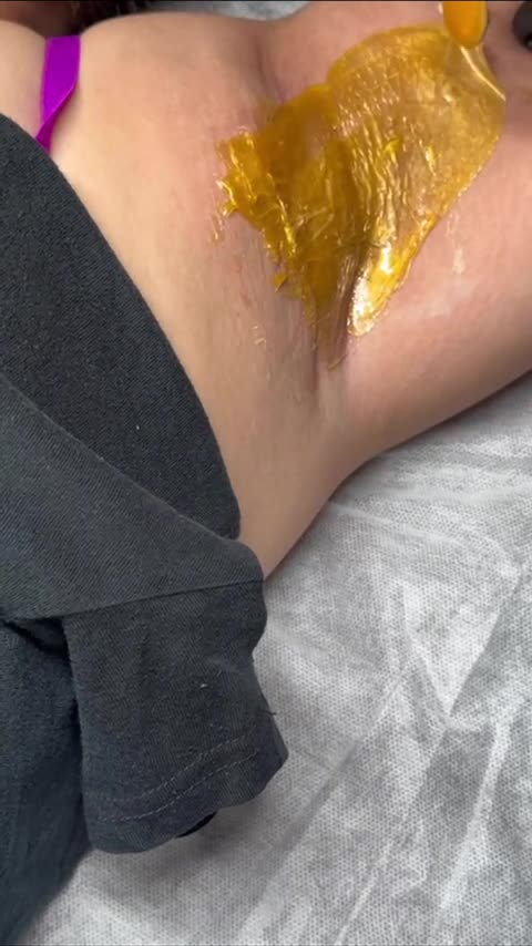 β¨ Underarm Waxing Using Sexy Smooth Golden Allure | @theskynsanctuary