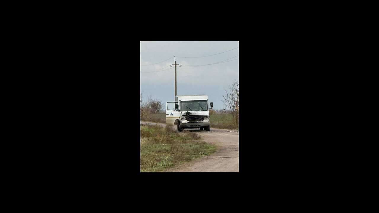 Russian attack on a car carrying groceries to residents of the Kherson region.