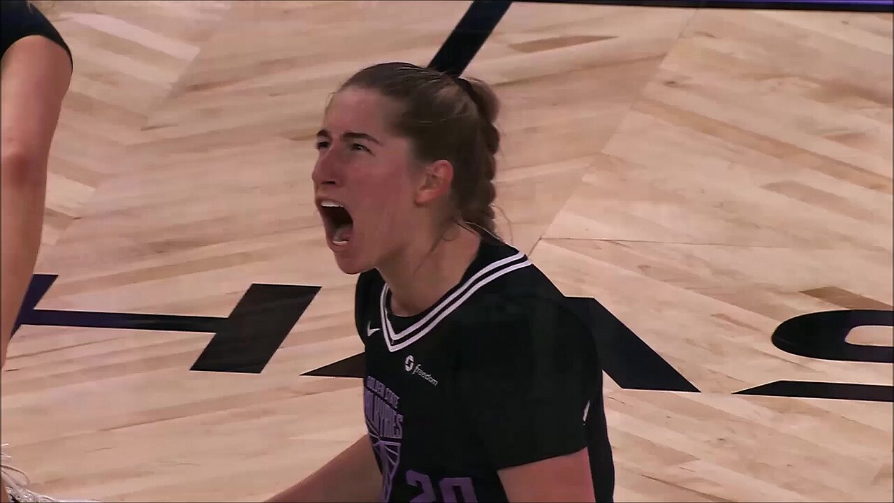 FLAGRANT, Kate Martin for 3 AND-1! Golden State Valkyries vs Minnesota Lynx WNBA womens basketball